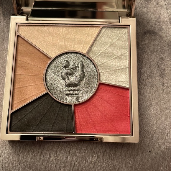 NIB Bundle Pur X Troll World Tour Palette - Picture 5 of 10